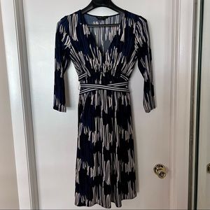 BCBG MaxAzaria Dress V Neck 3/4 Sleeve w/ Wrap Around Tie Belt